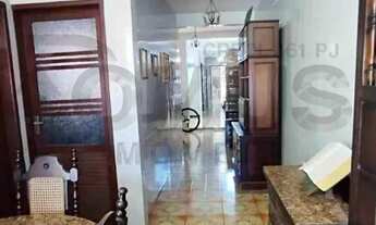 Imagem 2: Casa no Centro com Suítes Amplas, Quintal e Varanda Financiamento Disponível