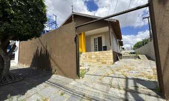 Imagem 4: Casa de esquina à venda no bairro Santa Rosa