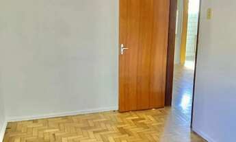 Imagem 3: Apto de 02 dorm no Passo da Areia, de fundos, sol da manhã, 01 lance de escada