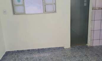 Imagem 3: Aluga-se Casa de Fundo