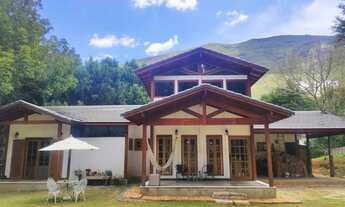 Imagem 3: Casa com 250 m² com 3 quartos sendo um suíte em Itaipava - Petrópolis - RJ