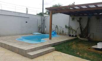 Imagem 4: Casa com Piscina e Churrasqueira