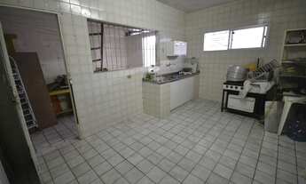 Imagem 6: Casa para venda possui 350 metros quadrados com 3 quartos em Imbiribeira - Recife - PE