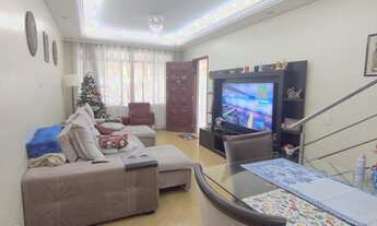 Imagem: Sobrado para venda tem 240 metros quadrados