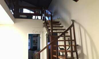 Imagem 4: Casa de condomínio sobrado para venda tem 385 metros quadrados com 4 quartos