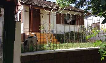 Imagem: Porto Alegre - Casa Padrão - Tristeza