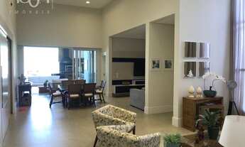 Imagem 2: Casa à venda no Condomínio Campos de Santo António II com 350m² de área construída e 700m²