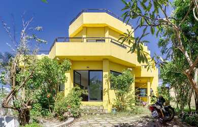 Imagem 3: Casa espaçosa com vista para o mar