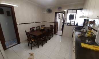 Imagem 7: Thamir) 03 dormitórios com 02 sacadas, frente para o mar na Guilhermina