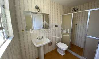 Imagem 4: Casa para venda no Centro de Petrópolis/RJ, com 3 quartos e pequena área externa