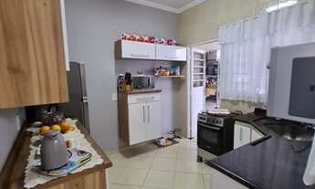 Imagem 7: 3 quartos, sendo: Suíte com armários planejados no quarto Paulinia