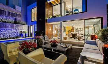 Imagem 2: CURITIBA - Casa Padrão - Santo Inácio