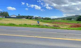 Imagem 3: Terreno em frente a ufo way