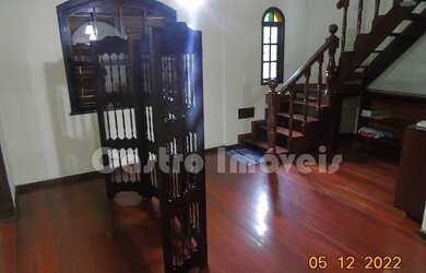 Imagem 5: Próximo ao Quitandinha: Vendo : Estilo Casarão de Época