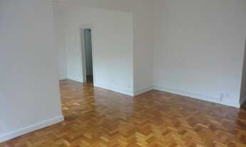 Imagem 5: Ótimo apartamento de frente com 2 vagas de garagem e localização privilegiada! Composto po