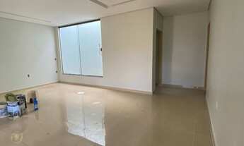 Imagem 7: Casa de condomínio para venda possui 400 metros quadrados com 3 quartos