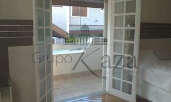 Imagem 3: Casa de condomínio sobrado para venda possui 240 metros quadrados com 3 quartos