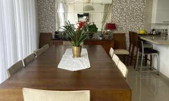 Imagem 3: Casa de condomínio sobrado para aluguel possui 400 metros quadrados com 4 quartos