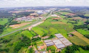 Imagem 7: Área industrial na rodovia Dom Pedro / Topografia Plana. / Documentação 100%