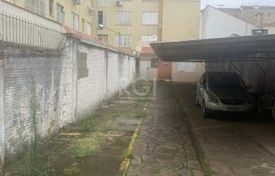 Imagem 2: Porto Alegre - Casa Padrão - Floresta