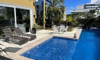 Imagem 6: Casa para venda com 400 metros quadrados com 4 quartos.