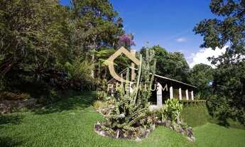 Imagem 3: Casa para aluguel e venda possui 400 metros quadrados com 6 quartos