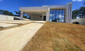 Imagem 2: Casa de condomínio para venda com 270 metros quadrados com 4 quartos