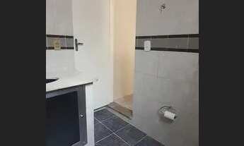 Imagem 3: Aluga-se Casa com 2 quartos, sala ampla, cozinha com bancada de granito, área serviço