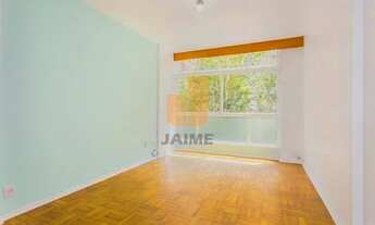 Imagem 2: O apto tem três quartos (sendo um uma suíte pequena), banheiro