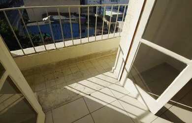 Imagem 5: Amplo e ensolarado apartamento localizado a a apenas 3 quadras da estação São Joaquim do m