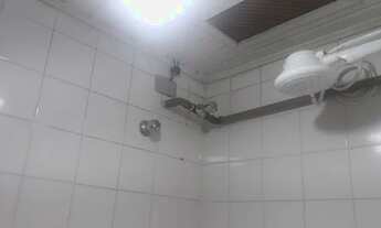 Imagem 2: Alugo uma kitinete com espaço de 23 metros contendo um banheiro no Bacacheri. Ótima