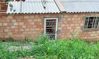 Imagem 2: Vendo um casa de 2comodos é um banheiro