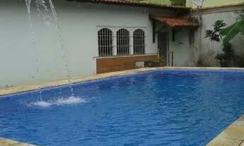 Imagem 3: Casa Grande com piscina perto da praia