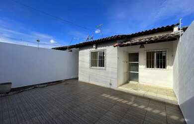 Imagem 2: Casa à Venda na Cidade Universitária Rua Pública, Espaçosa e Financiável