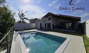 Imagem: Casa de Alto Padrão com 4 Quartos no Condomínio