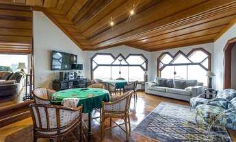 Imagem 6: Casa à venda em Campos do Jordão, Nova Capivari. Vista exuberante, piscina aquecida, área