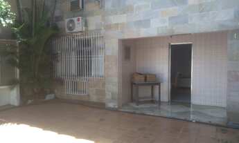 Imagem 2: Excelente Casa Duplex 200m², frente decorada pedra / 4 quartos / rua fechada guarita - Vis