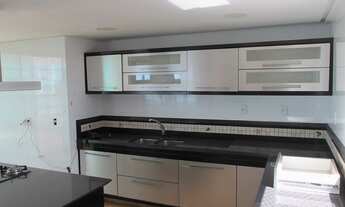 Imagem 3: Cobertura linear cinematográfica com vista de 180º graus para charmosa Praia de Santa