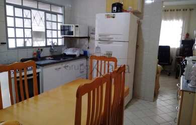 Imagem 5: Térrea para venda possui 160 metros quadrados com 3 quartos