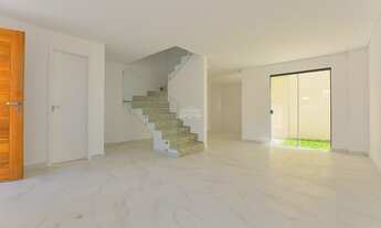 Imagem 3: Sobrado para venda tem 107 m² com 3 quartos em Uberaba - Curitiba - PR