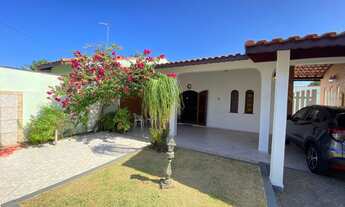 Imagem: Casa à vendo com terreno grande ao lado