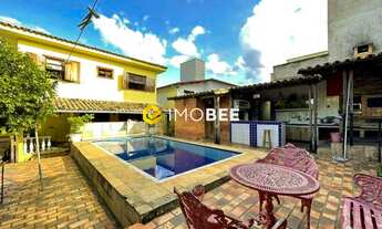 Imagem 2: CASA PADRÃO COM 4 QUARTOS, 1 SUÍTE E ÁREA GOURMET COM PISCINA, À VENDA NO BAIRRO SANTA AMÉ