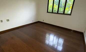 Imagem 5: Casa de condomínio para venda possui 1035 metros quadrados com 5 quartos