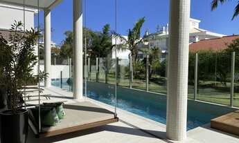 Imagem: JURERE COM LUXO A POUCOS METROS DA PRAIA