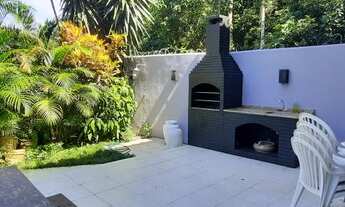 Imagem 2: Casa cercada de verde em condomínio fechado!