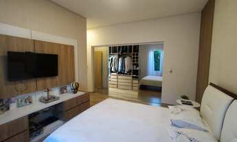 Imagem 6: Casa de condomínio para venda possui 268 metros quadrados com 4 quartos