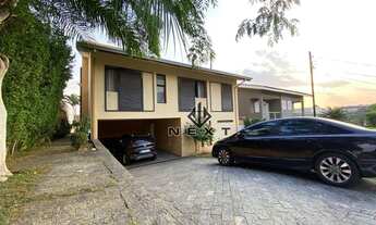 Imagem: Casa com 4 dormitórios, sendo 2 suítes