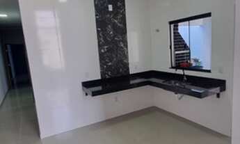 Imagem 4: Casa para venda possui 106 metros quadrados com 3 quartos e sala no pé direito alto