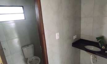 Imagem 4: APENAS 155 MIL! CASAS 03 QTS C/ VARANDA, BELO ACABAMENTO E ÔNIBUS NA PORTA!!