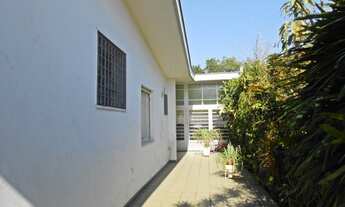 Imagem 3: Sobrado para venda possui 382 metros quadrados com 3 quartos